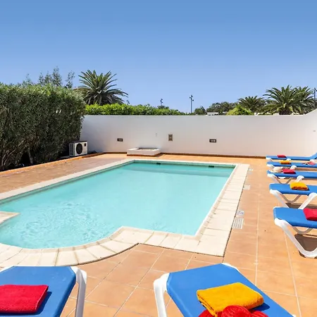 Stephanie فيلة بلايا بلانكا